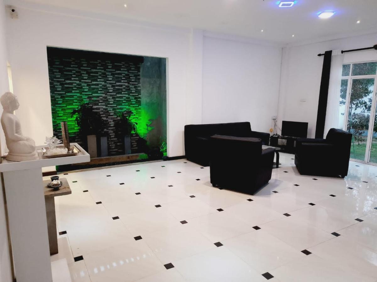 Vidushi Home Minuwangoda Exterior foto